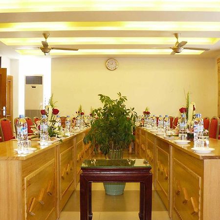 Lao Cai Galaxy Hotel Exterior foto